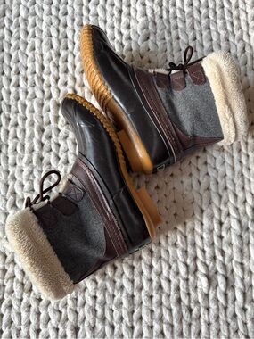 G.H. Bass & Co. Northern Duck Boots, size 8